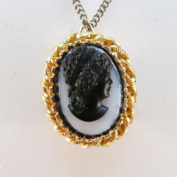 Vintage 2 Sided Cameo and Medana Wind Up Watch Pendant Necklace - Picture 1 of 16